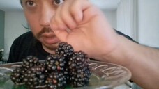 ASMR SQUEEZED ORGANIC BLACKBERRIES - FINGER LICK & EATING SOUNDS
