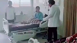 😁😁😁Pasien nya Cepat Sembuh Karena Dihibur Pak Dokter.