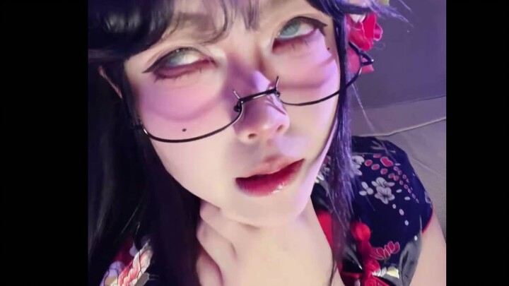 [ملف مُستعاد] هيناتا تتعرض للخنق ولا تستطيع إلا أن تفتح عينها البيضاء باستمرار