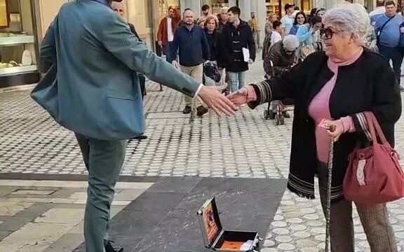 อากาศดีมาก แดดอุ่นสบาย กาลเวลาหยุดนิ่ง ขอบคุณคุณย่าค่ะ/ครับ!