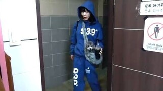 【Taeyeon】She is about 32 years old but still like a school student