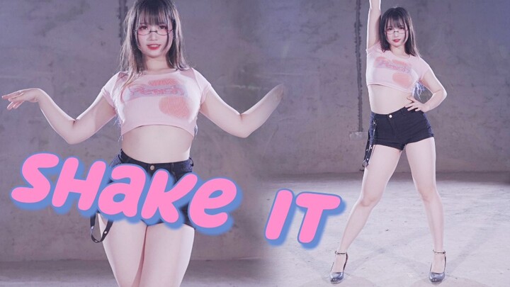 Who wouldn't be confused by this? Shake it, meaty shake! [Xuanmi]