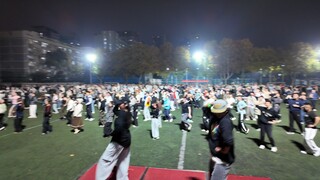 西安交通大学千人广场舞每周一次优雅企鹅舞