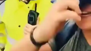 ketika saya menanyakan dimana toilet bank, ( when i ask where the toilet bank )