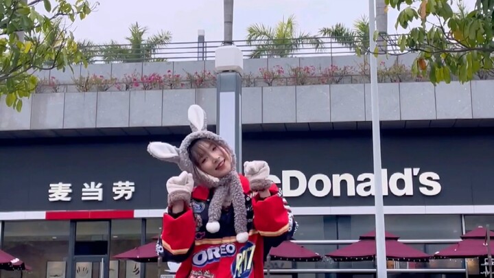 Super Little Rabbit is here to wish you a Happy New Year! Energetic Candy short dance cover!