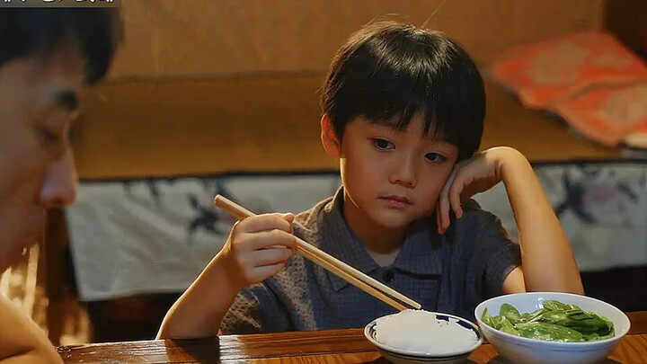 ต้งเจ๋อเด็กน้อยหัวหมอ กินผักบุ้งงูจนเบื่อ ถึงกับไปบุกบ้านข้างๆ แย่งไข่ของเสี่ยวทิงมากิน “บ้านในตรอกเ