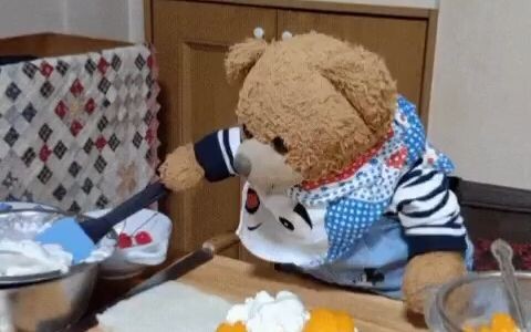 [Gấu Kuma] Gấu Kuma sẽ làm cho bạn một chiếc bánh sandwich kem trái cây.