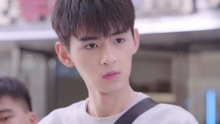 Bộ phận dễ khiến người ta yêu từ cái nhìn đầu tiên nhất chính là đôi mắt.