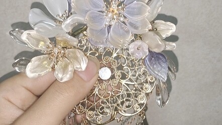 Lu Jinghe, you’re so lucky! The poster actually set you up with three dates at once!