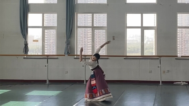 藏族舞蹈《祷》为了见你，我已在佛前求了几千年……