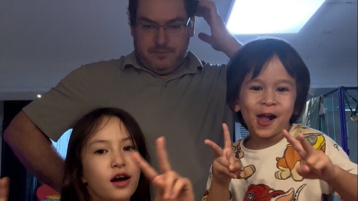 Thử thách giành ăn của gia đình chúng tôi