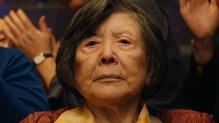 The old lady wins every single bet—what would you do if you had that kind of luck?
