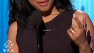 أمي ليست مميزة بأي شيء، سوى أن الأغاني التي أغنيها كتبتها بنفسي!