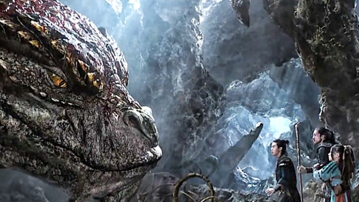 أنقذ الشاب حياة التنين الإلهي، ولم يتوقع أنه بعد سنوات عديدة سيمنحه التنين بيضة تنين كعربون امتنان!