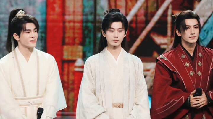 نسخة حية من ثلاثية "خارج الجبل" تصوير مباشر