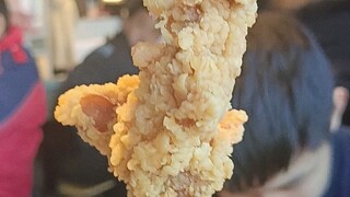 Quay gà cốm KFC buộc phải tham gia