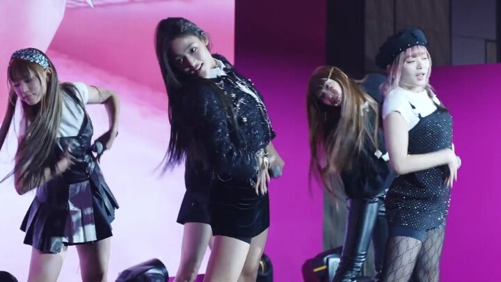 NewJeans Attention 221028 HD Stage