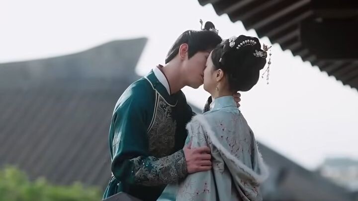 Tiểu thư mù bị hạ thuốc mang thai con của Vương gia, từ đó được sủng lên trời