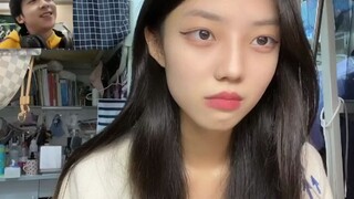 他怎么对我这么冷漠？