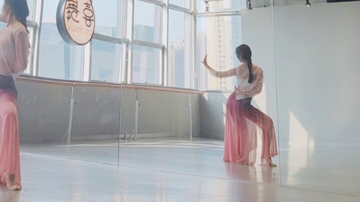 Original: Sitong Tongzi's "South of the Colorful Clouds" dance cover version