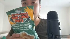 ASMR CRUNCHY FREEZE DRIED MANGO 🥭 Storytime: Presents From American Auntie - EATING SOUNDS
