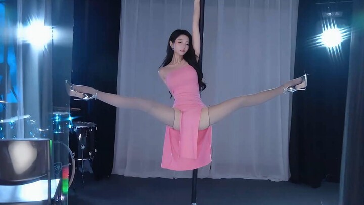 Berani-beraninya memamerkan keterampilan sepele di depan pintu kosong!