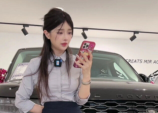 The top brother, turn on the air conditioner remote control