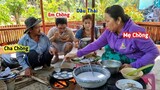 Dâu Thái Lan Cùng Gia Đình Chồng Học Đổ Bánh Khọt Việt Nam | Làm Dâu Ở Việt Nam