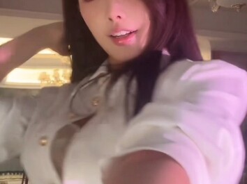 Tik Tok, seductive dance