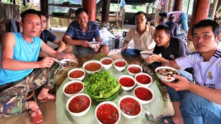 ĂN TIẾT CANH LỢN BẢN/Hoàng Việt Tây Bắc