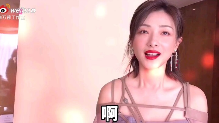 Mỹ nữ chu môi phạm quy rồi!