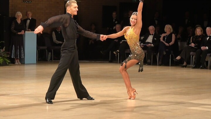 How to create a classic Rumba? Combination analysis | Troels & Ina | 2019 UK Open professional final