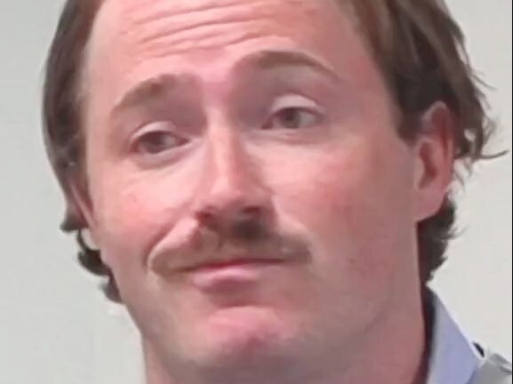 Teacher Du Delves into the AI Business