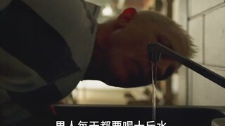 男人每天喝十斤水，但他却从来不去厕所