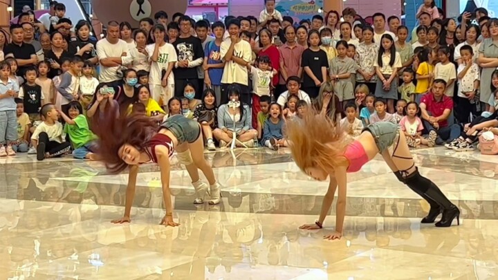 ฉันว่านี่คือโรดโชว์รองเท้าส้นสูงที่เซ็กซี่ที่สุดในฉางชา! พวกเธอกำลังทำเพลง "Dally" ของฮโยลินอยู่! ไม