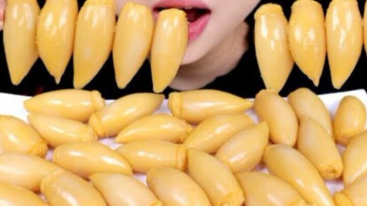 [ASMR] กินหมึกยัดไส้ไข่ปลาแคปลิน