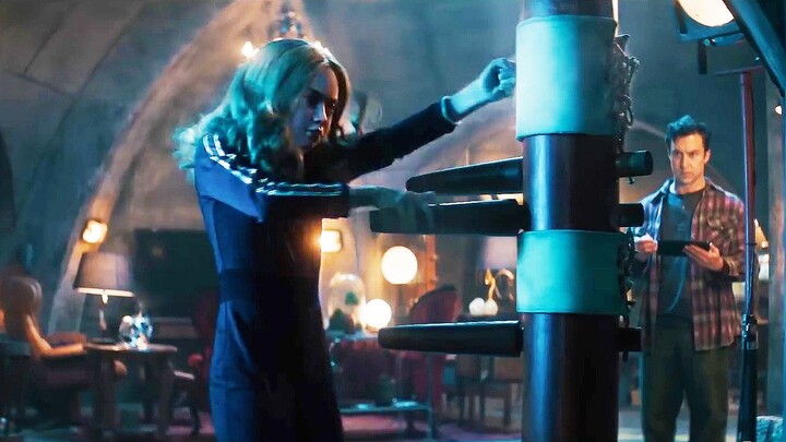 AI robot performs Wing Chun! James Wan supervises new clip of sci-fi film Megan 2.0, Amelia vs Megan