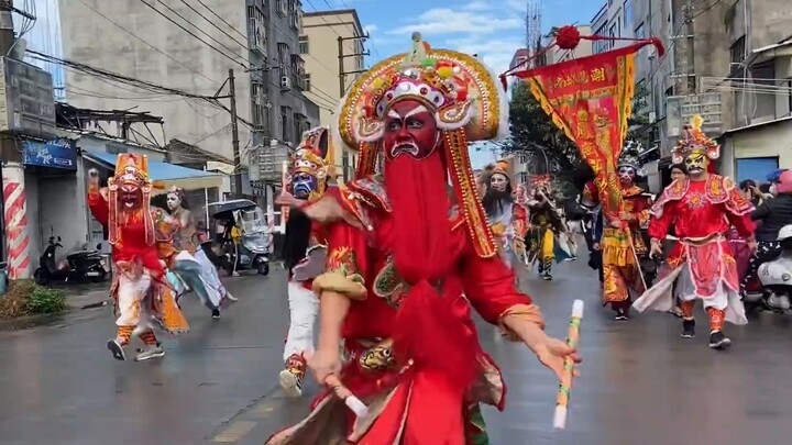 Nyanyian dan tarian Inggris yang terbang, versi lambat klasik mendominasi dan menyentuh jalanan, Pad