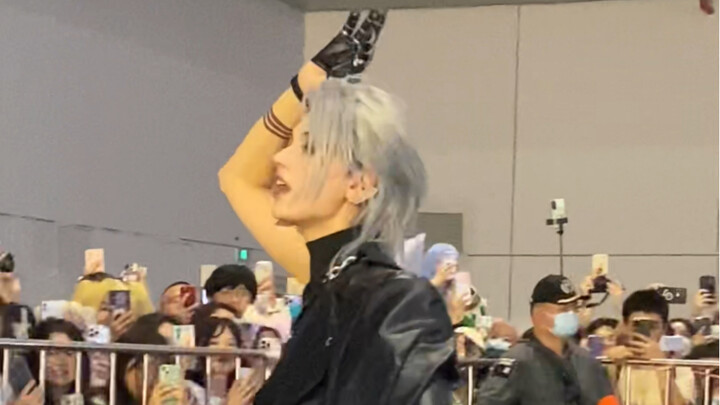 Family, I finally met Karina—ahhhhhhh!