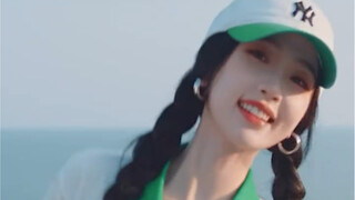 MLB你是懂拍摄的，虞书欣好好看！！！这套衣服太好看，少女满满，欣欣带货数据真牛