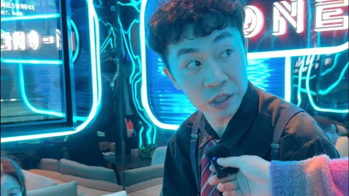 لماذا أخفي شهادتي الدكتوراه؟