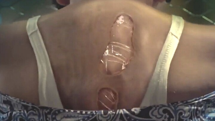 Every day, this elderly man sheds his skin completely—each shedding makes him 10 years younger. In t