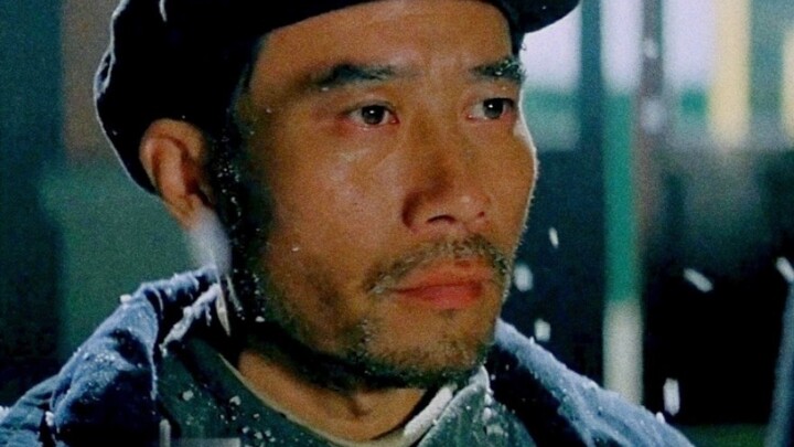 "A seven-foot-tall man looks like a fucking woman!"