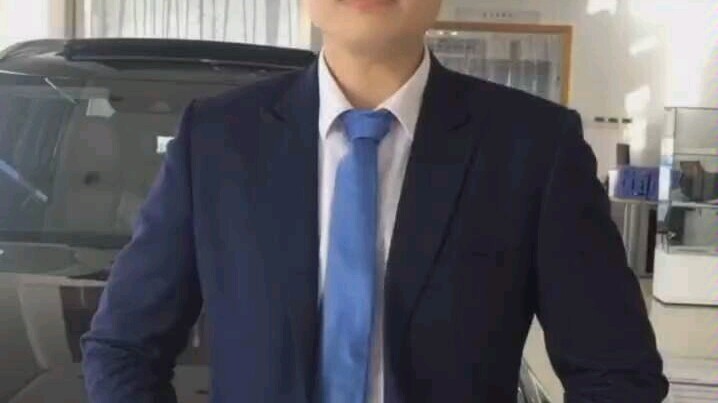 亲，这边建议你选白色的！