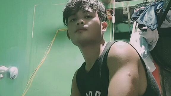 ohh' kayo kailangan nya nga facemask ' Ako kailangan ko Ng jowA