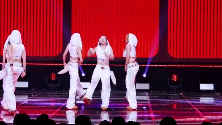【XG】The girl group that practices dancing with a metronome is crazy about stepping on the beats. If 