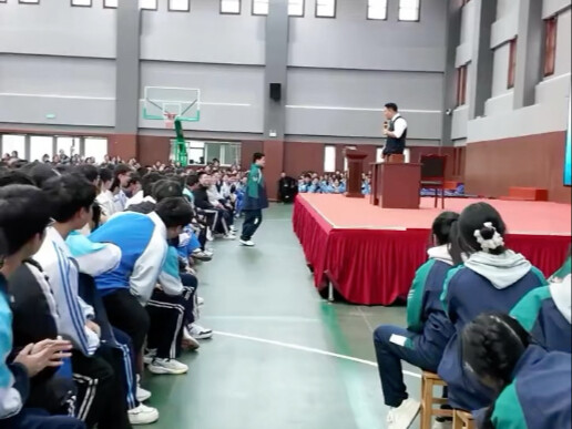 Kalau ini bukan akting, anak ini jelas hebat banget, masa depannya sangat cerah!