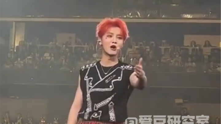 لوه هان: لا يهم ما هي الإيماءة التي تستخدمها، فعلى أي حال لدي تفسيري الخاص.