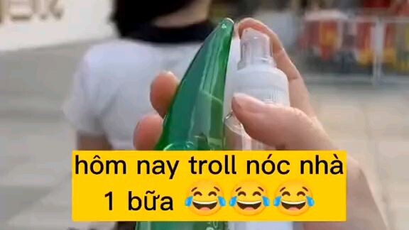 Người Chán Sống Đi Cùng Với Ny Của Họ