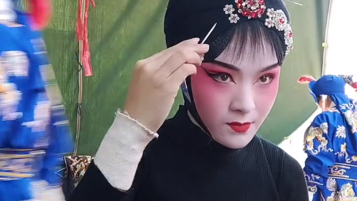 العملية الكاملة لصنع حقيبة الأداء المسرحي البوتو